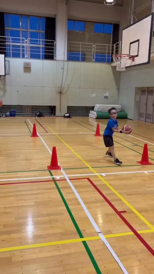 エスプロ基礎クラス🏀

盛りだくさんのメニューで楽しみながらスキルアップ⤴⤴

📚新学期は新しいことを始めるのにぴったり！
この機会にバスケを始めてみませんか？

バスケの技術向上はもちろん、仲間との協力や礼儀も学ぶことができます！！

まずは体験レッスンからお気軽にご参加ください💁‍♀️

━━━━━━━━━━━━━━━━━

🏀小学生
・基礎クラス 募集中！未経験者大歓迎✨
・通常クラス 募集中！経験者大歓迎✨
・選手クラス 募集中！

🏀中学生クラス 募集中！

体験の詳細・お申し込みは
プロフィールのリンクから😊✨
@sprojectbb

お気軽にお問い合わせください♪

━━━━━━━━━━━━━━━

#sproject #sprojectbb #エスプロ #バスケスクール #バスケ部 #ミニバス #中学生バスケ #川口市sproject #川口市エスプロ #川口市バスケ #新郷スポーツセンター #東スポーツセンター #体育武道センター #川口市 #埼玉県川口市 #川口駅 #川口市ママ #川口市子育て #草加市ママ #草加市子育て #草加市バスケ #足立区ママ #足立区子育て #西川口 #鳩ヶ谷 #川口市習い事 #草加市習い事 #足立区習い事